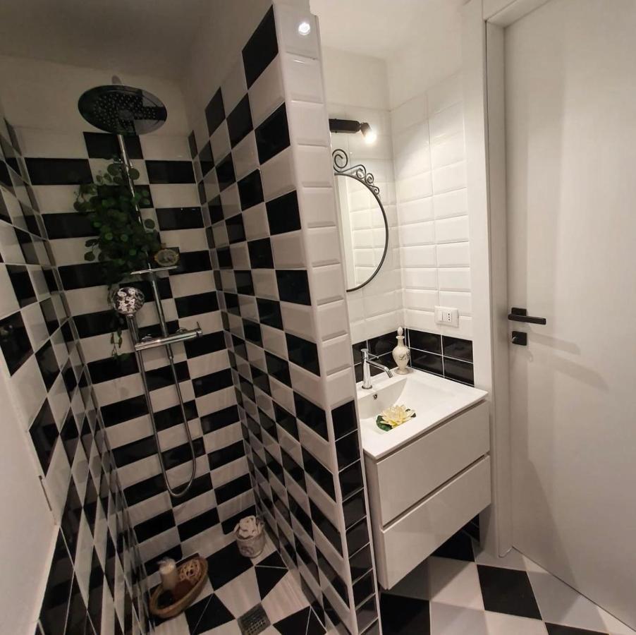 Apartment Casa Cimella, Un Nido Nel Cuore Del Porto Antico Cod Citra 010025-lt-2629 *